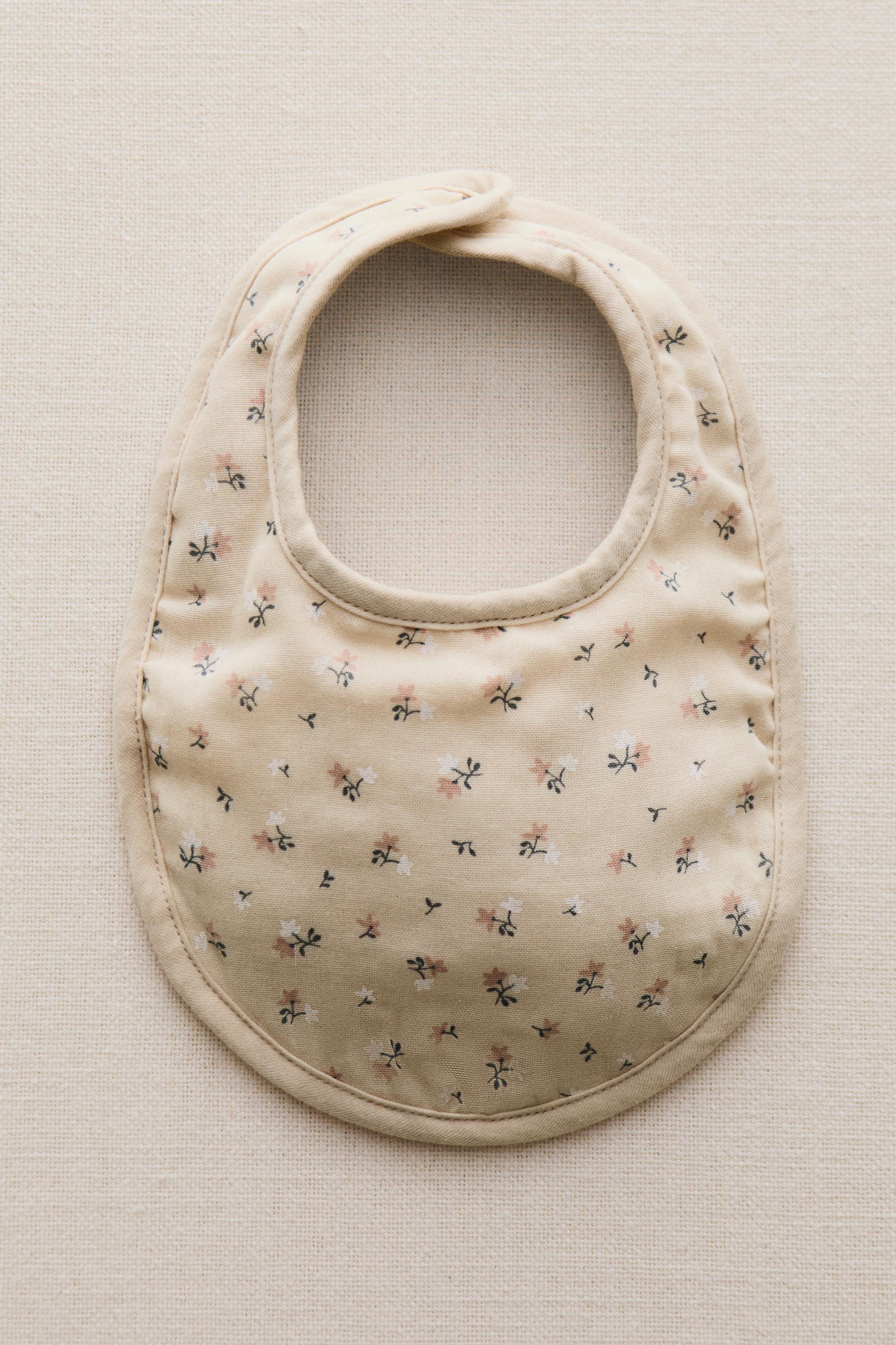 MUSLIN TULIP BABY BIB